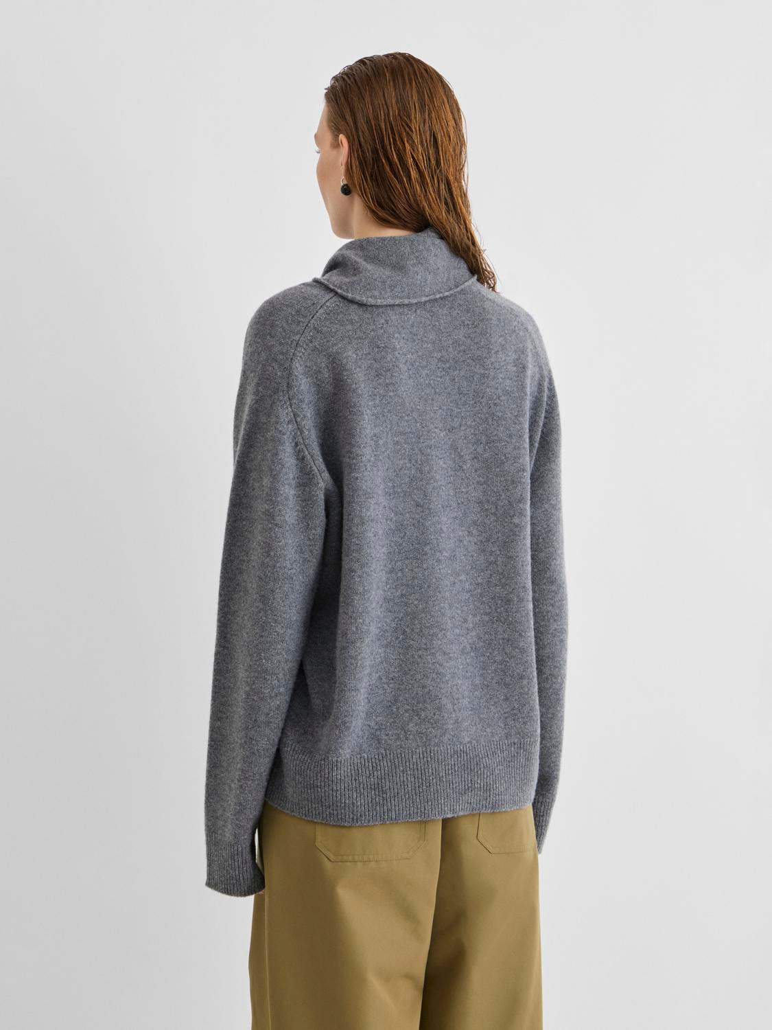 model_shot-back